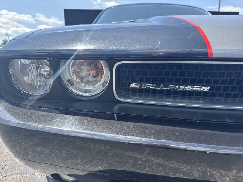2011 Dodge Challenger SE