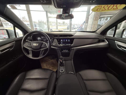 2025 Cadillac XT5 Luxury