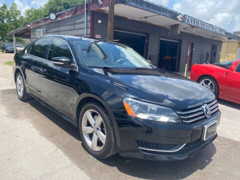 2013 Volkswagen Passat for sale at Texas Luxury Auto in Houston TX
