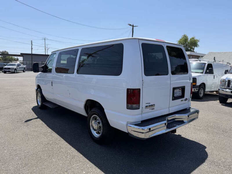 2009 Ford E-Series E-350 SD XLT