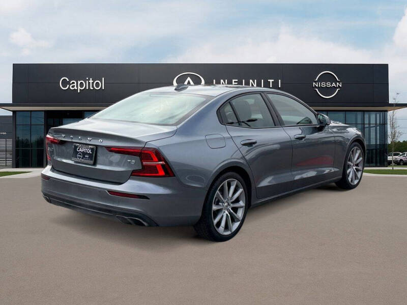 2020 Volvo S60 T5 Momentum