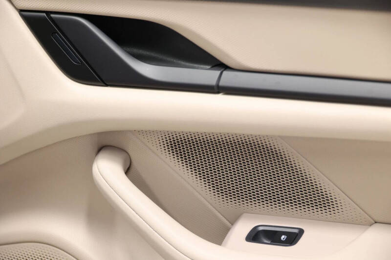 2022 Porsche Taycan 4 Cross Turismo