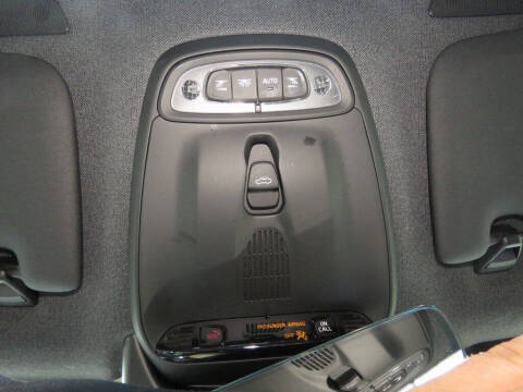 2022 Volvo XC40 T5 R-Design