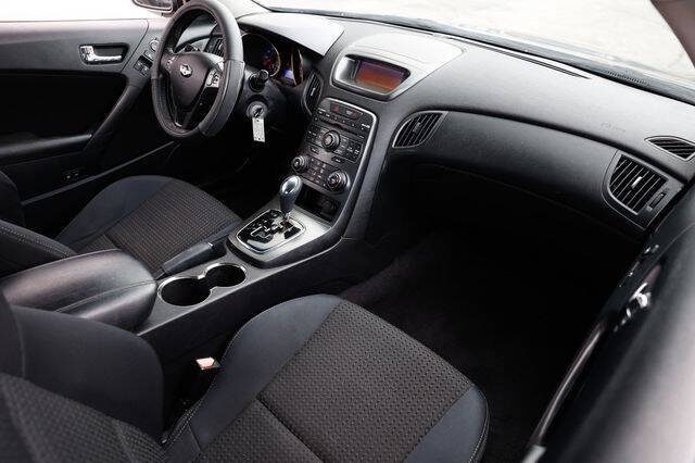 2011 Hyundai Genesis Coupe 2.0T