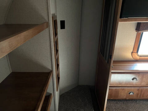 2018 Thor Motor Coach Redwood