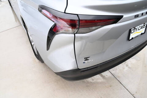 2025 Toyota Sienna XLE 8-Passenger