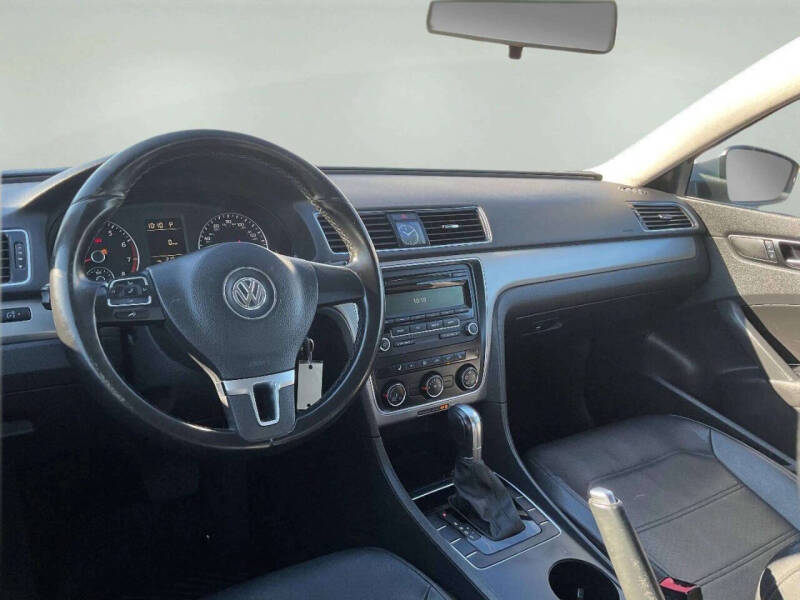2014 Volkswagen Passat 1.8T Wolfsburg Edition PZEV
