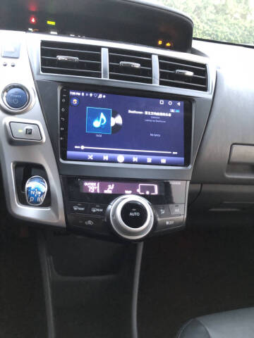 2012 Toyota Prius v Five