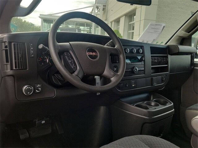 2022 GMC Savana 2500