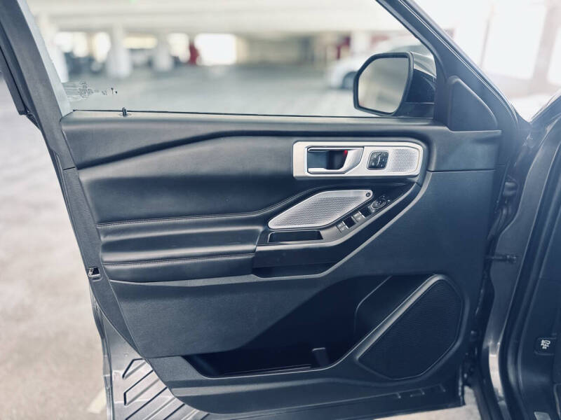 2020 Ford Explorer Platinum