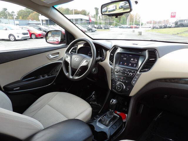 2017 Hyundai Santa Fe SE