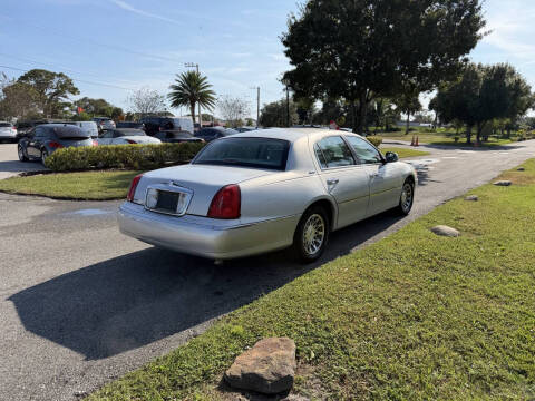 2002 Lincoln Town Car Signature