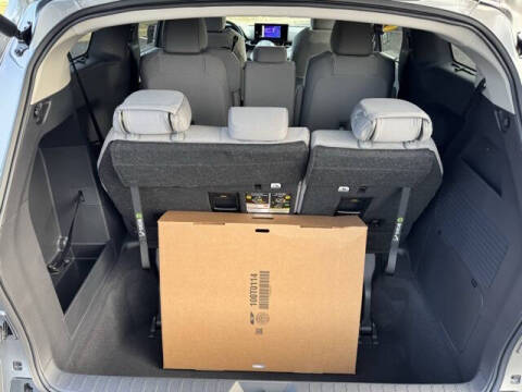 2026 Toyota Sienna LE 8-Passenger