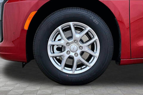 2027 Chrysler Pacifica Select