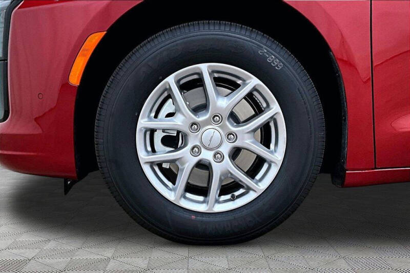 2027 Chrysler Pacifica Select