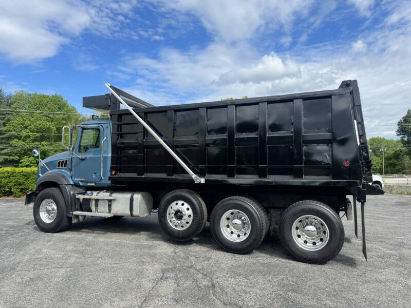 2013 Mack Granite
