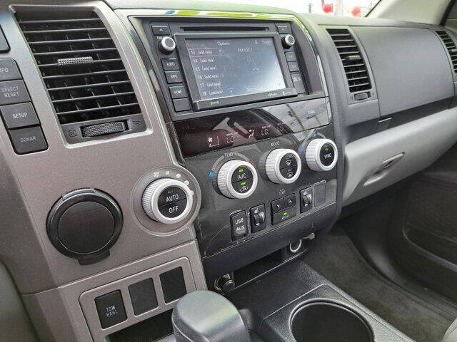 2016 Toyota Sequoia SR5