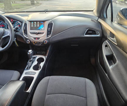 2017 Chevrolet Cruze LS Auto