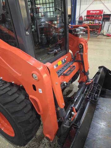 2021 Kubota SSV65