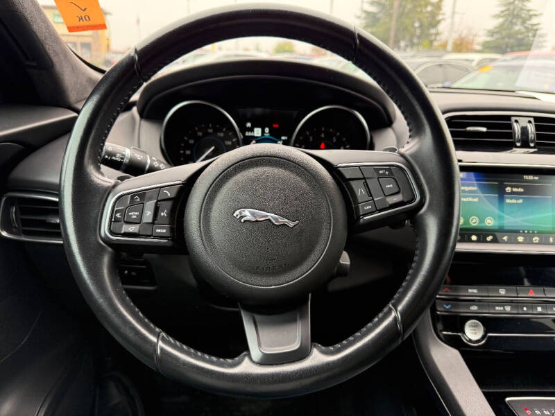 2020 Jaguar F-PACE 25t Premium