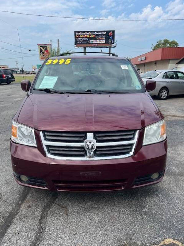 2009 Dodge Grand Caravan SXT photo 2