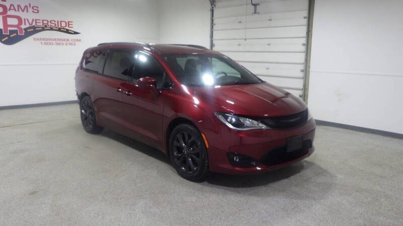 2020 Chrysler Pacifica Touring L