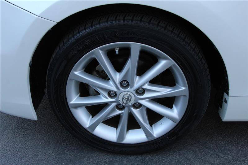 2012 Toyota Prius v Five