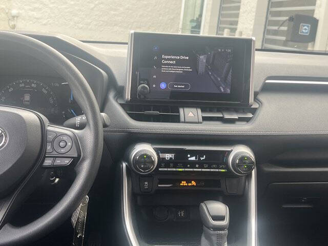 2025 Toyota RAV4 Hybrid LE