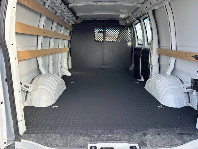 2023 GMC Savana 2500