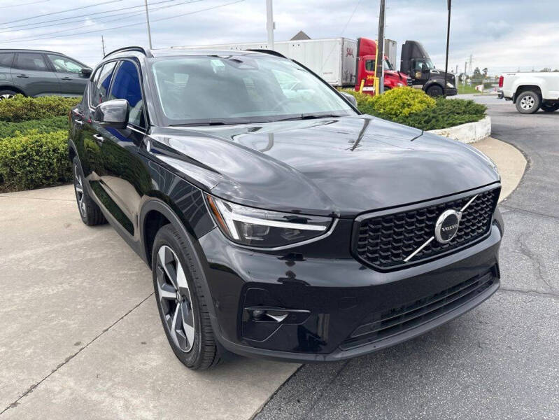 2026 Volvo XC40 B5 Plus