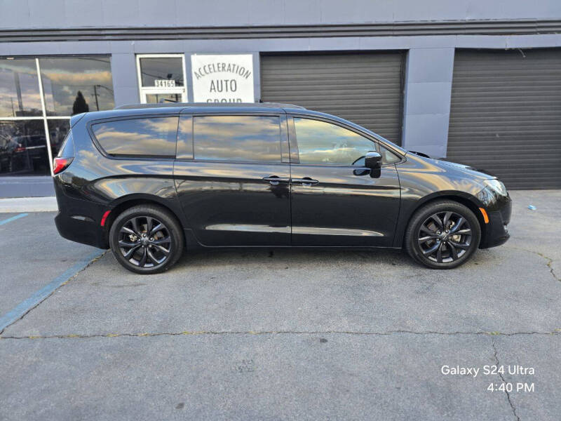 2020 Chrysler Pacifica Touring L photo 7