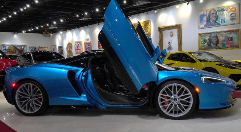 2022 McLaren GT