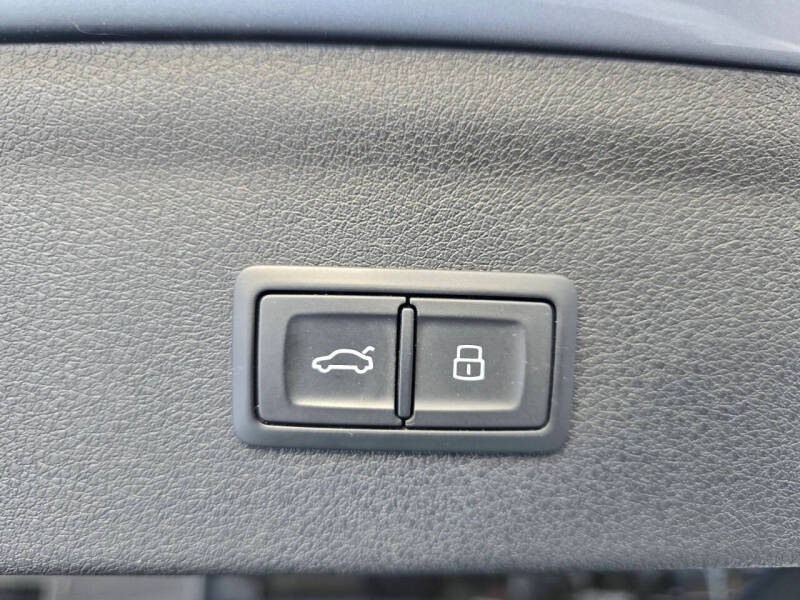 2017 Audi Q3 2.0T quattro Premium Plus