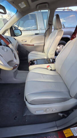 2014 Toyota Sienna Limited 7-Passenger