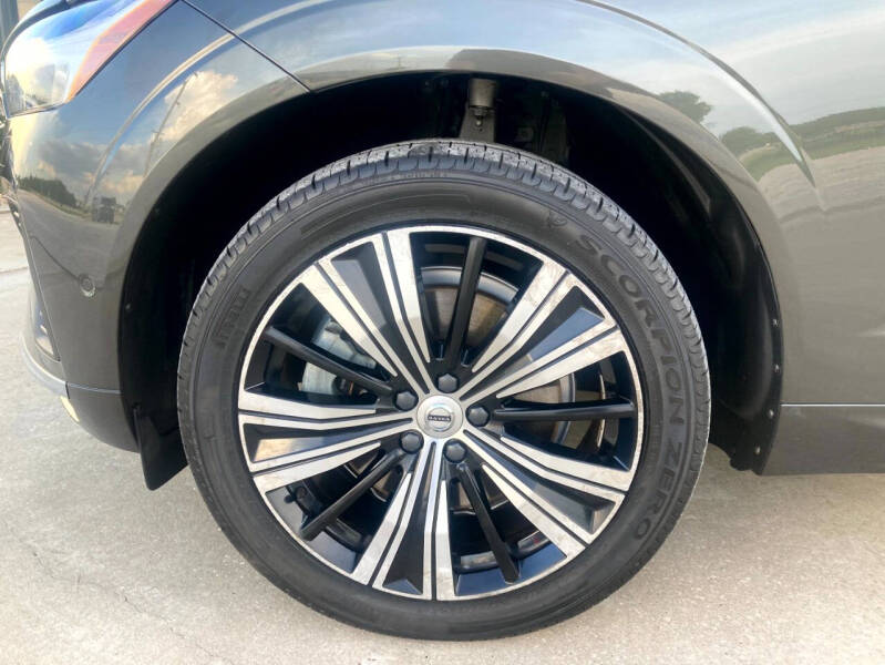 2022 Volvo XC60 B6 Inscription