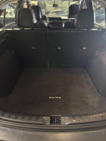 2019 Nissan Kicks SR