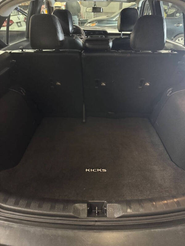 2019 Nissan Kicks SR