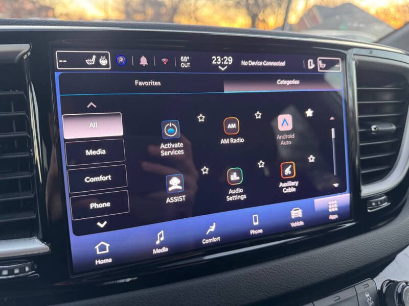 2025 Chrysler Pacifica Select