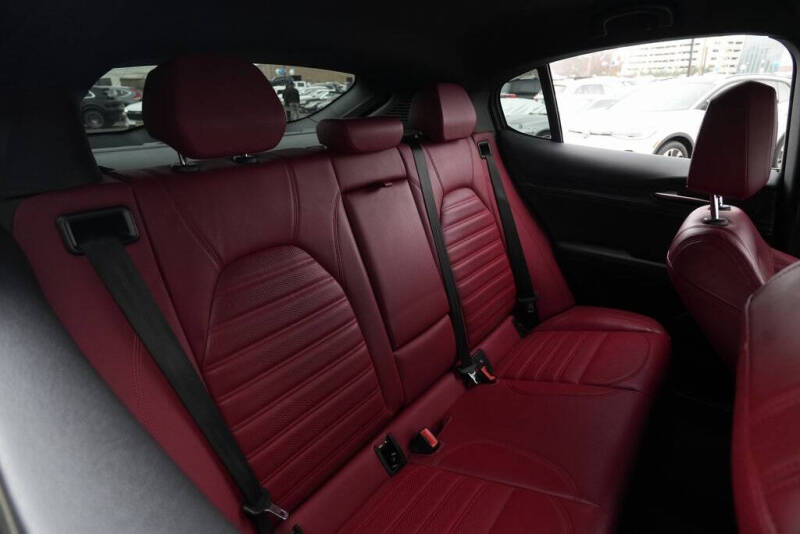 2022 Alfa Romeo Stelvio Sprint