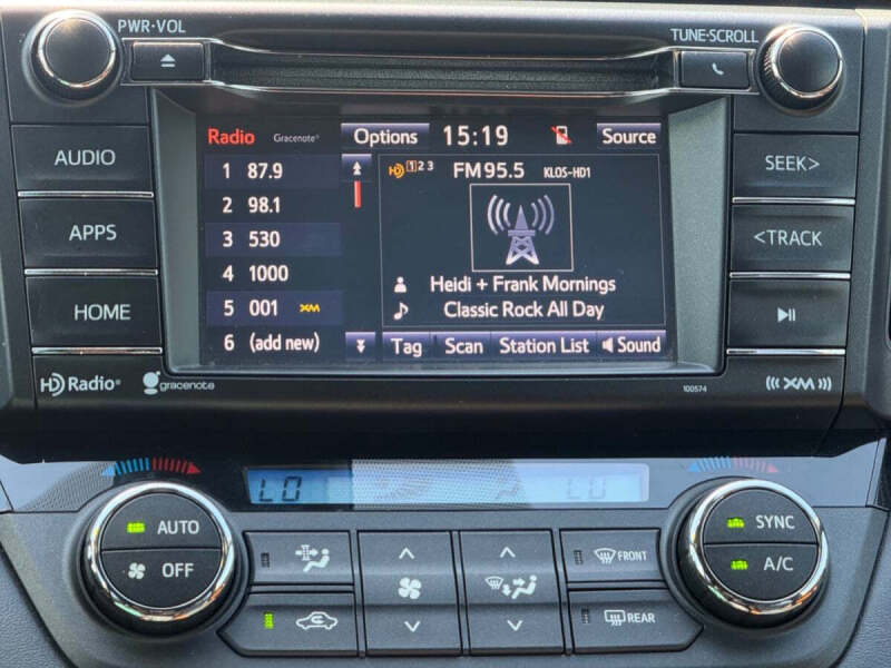 2017 Toyota RAV4 SE