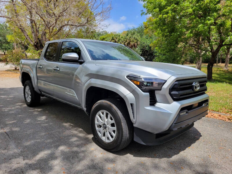 2024 Toyota Tacoma SR5's photo