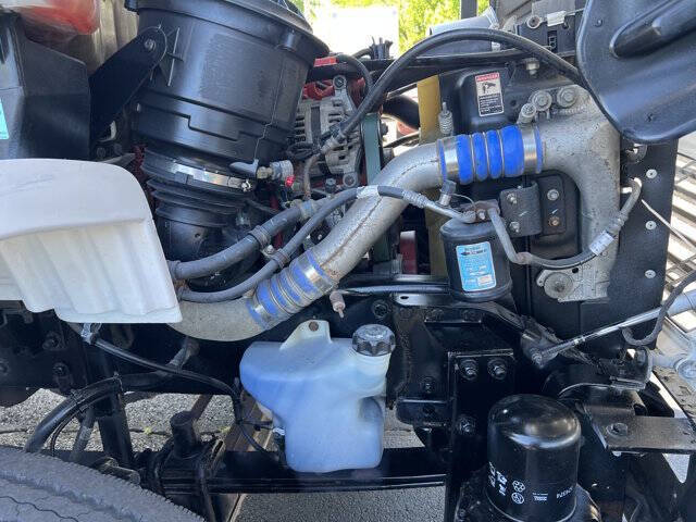 2017 Freightliner M2 106