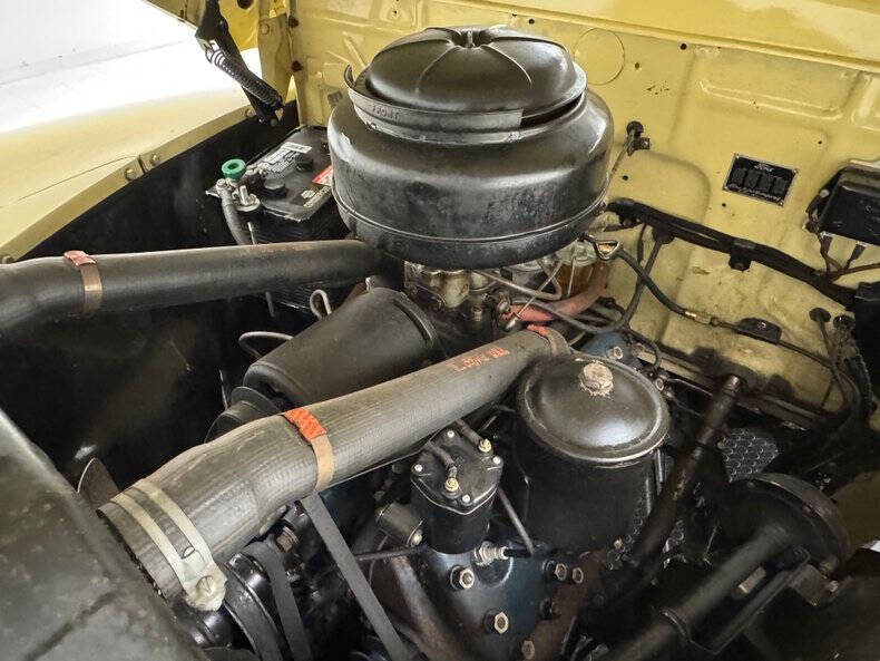 1947 Ford Super Deluxe