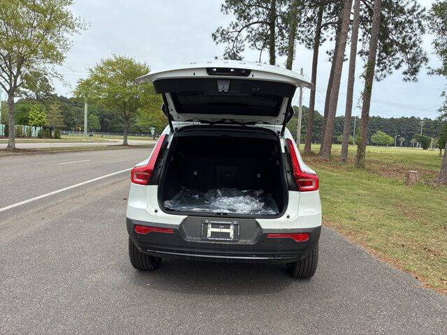 2026 Volvo XC40 B5 Ultra