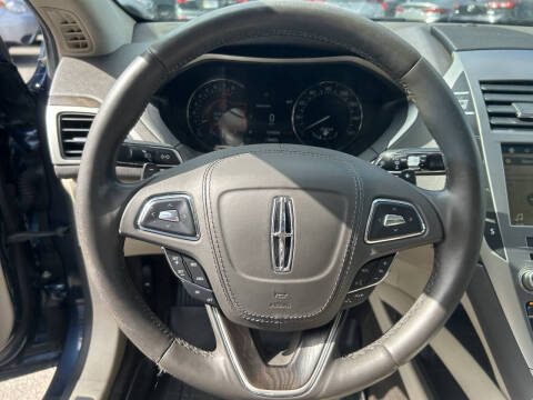 2017 Lincoln MKZ Select