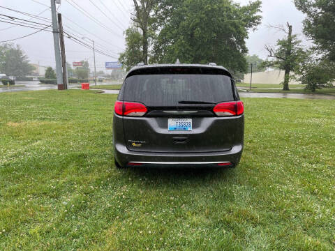 2017 Chrysler Pacifica Touring-L