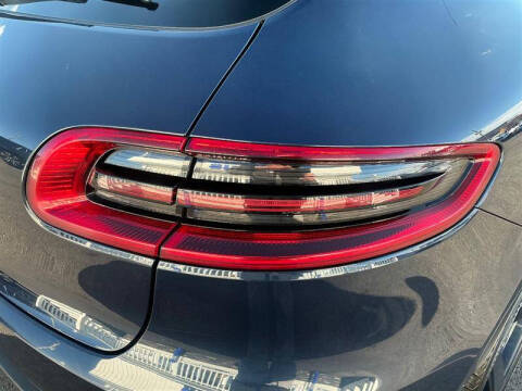 2016 Porsche Macan Turbo