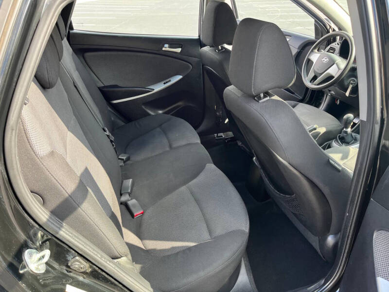 2013 Hyundai Accent GS