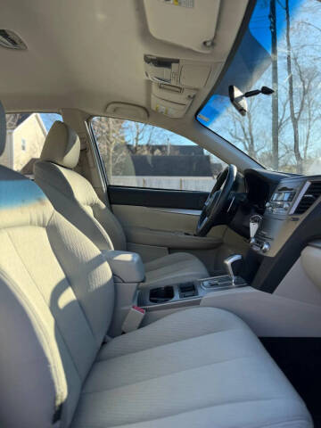 2010 Subaru Legacy 2.5i Premium