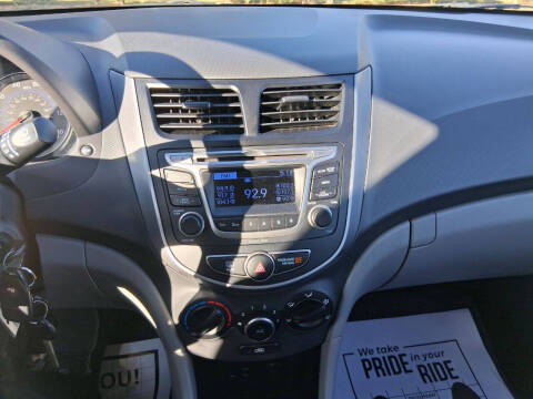 2017 Hyundai Accent SE